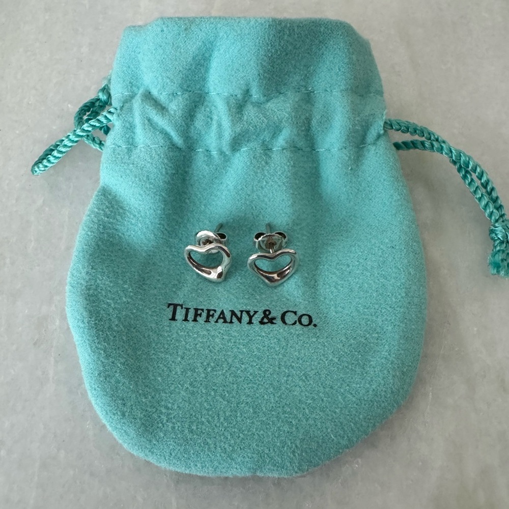 Tiffany & Co. Elsa Peretti® Open Heart Stud Earrings in Silver, 11 mm - Picture 8 of 9